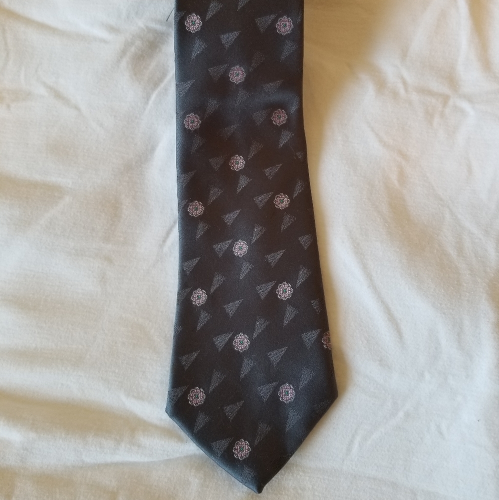 🌿Classic Mervyn's Windridge Tie